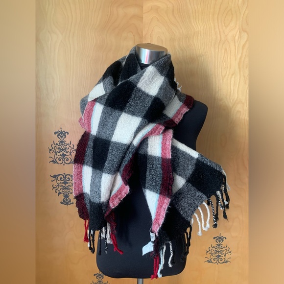 TNA 100% Wool Scarf in Plaid Print - Picture 12 of 14